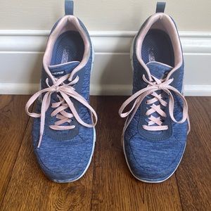 Skechers Air Cooled Memory Foam lace tie sneakers size 7.5